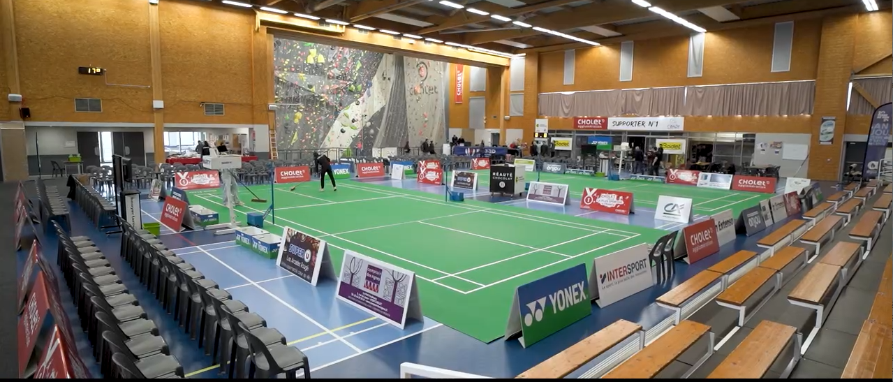 Présentation du bénévolat au club par Adeline lors d’une journée de TOP12